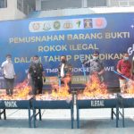 Bea Cukai Lhokseumawe Bakar 298 Ribu Batang Rokok Ilegal