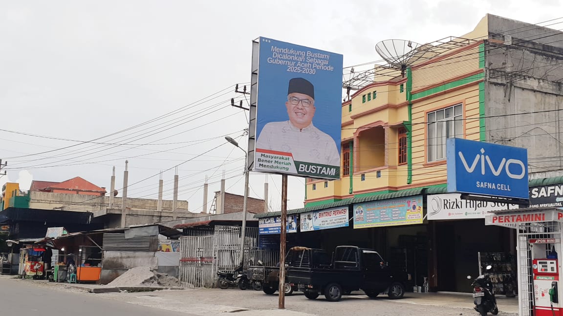 Baliho dukungan untuk Bustami di Simpang Tiga Redelong, Bener Meriah, Rabu, 31 Juli 2024. Foto: Line1.News/fbp