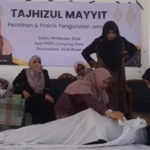 Sarina Aini Istri Syeh Fadhil Latih Ibu-ibu Praktik Tajhizul Mayyit