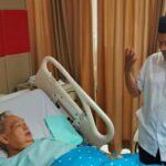 Dek Fad Besuk Abu Doto di RSUDZA