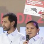 Mualem-Dek Fad Janjikan Sejumlah Kartu Bantuan untuk Masyarakat Aceh Bila Terpilih