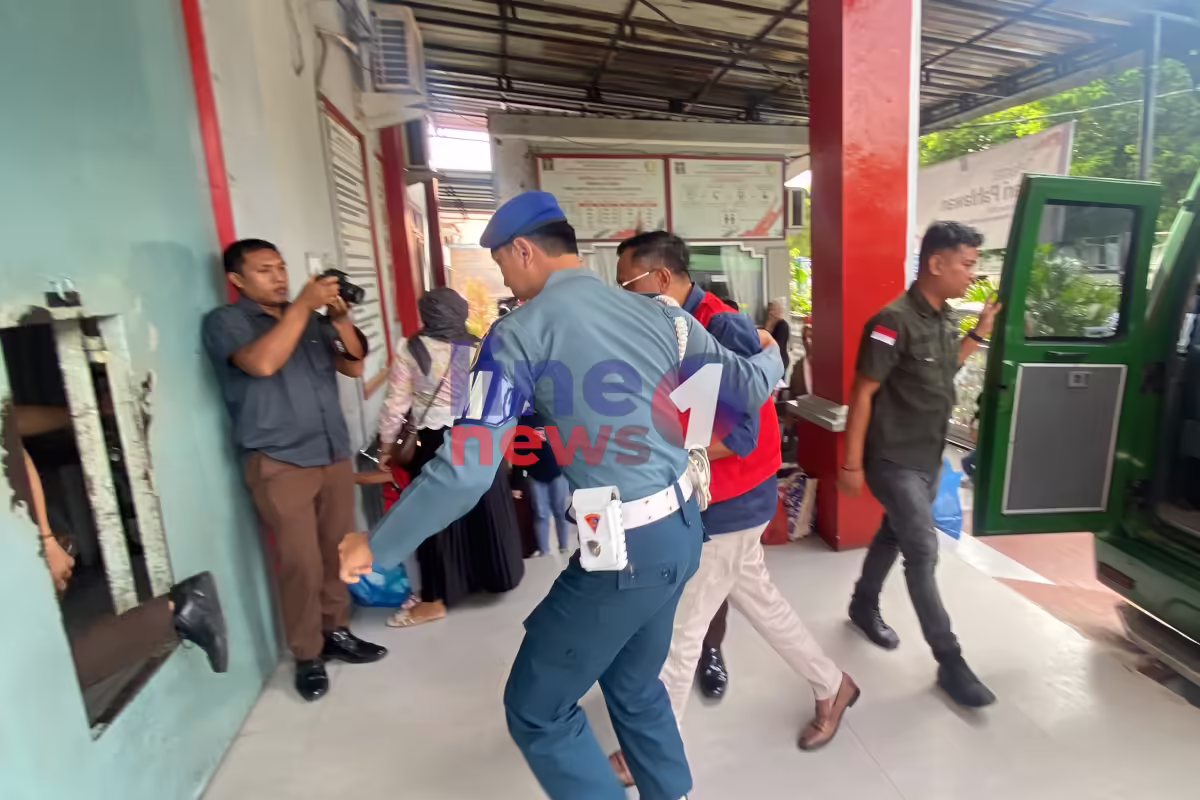 Eksekusi Hariadi ke Lapas Lhokseumawe Line1News Fajar3.jpeg