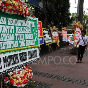 Karangan bunga Adaksi