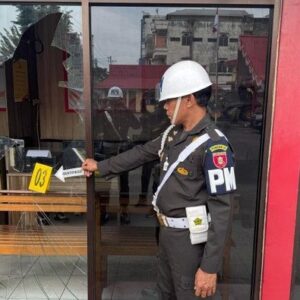 Kerusakaan akibat penyerangan anggota TNI