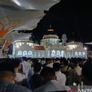 Tarawih perdana di MRB Banda Aceh