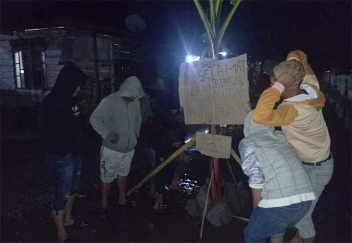 Jalan rusak Kampung Kung