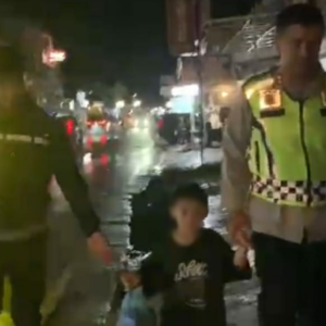 Kapolres Aceh Tengah Dody dan bocah