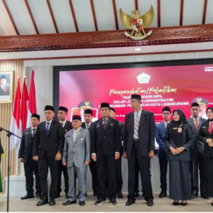 Wali Kota Sayuti lantik pejabat administrator