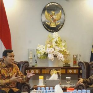 Dek Fad berdiskusi dengan Menkum Supratman