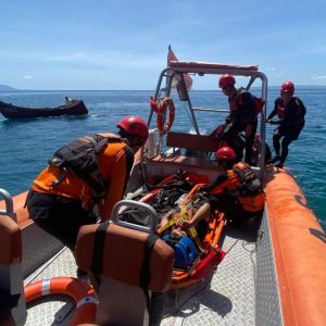 Tim SAR selamatkan remaja jatuh