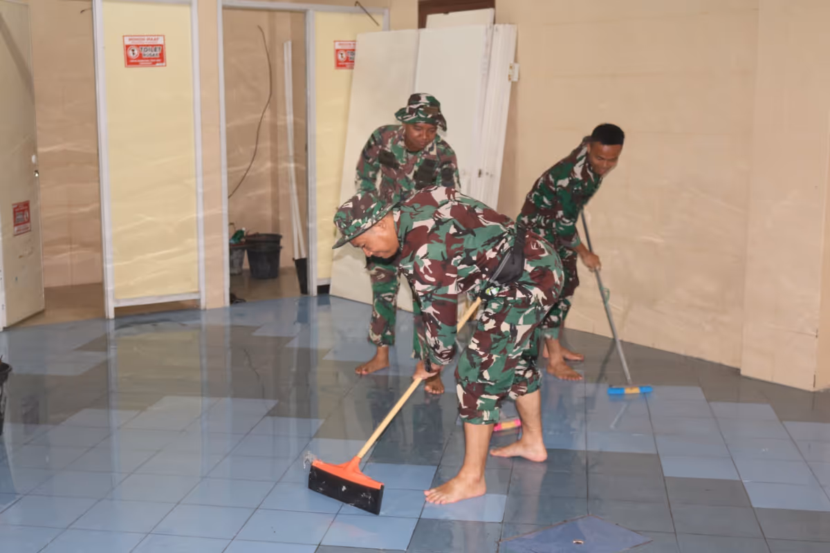 Gotong royong Masjid Islamic Center Lhokseumawe (5)