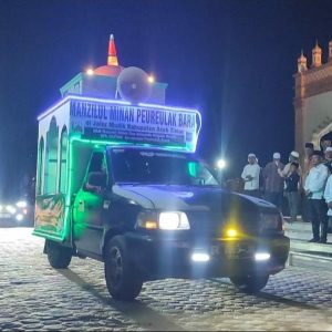 Pelepasan rombongan pawai takbir Iduladha di Peureulak