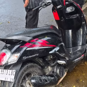 Scoopy yang dikendarai Rian