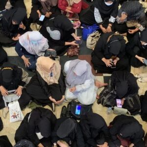 Pegawai RSUDZA demo kantor Gubernur