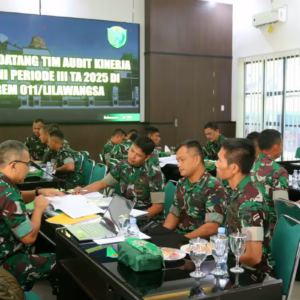 Proses audit kinerja dan ketaatan di Aula Yudha Korem Lilawangsa Lhokseumawe, Jumat, 25 Juli 2025