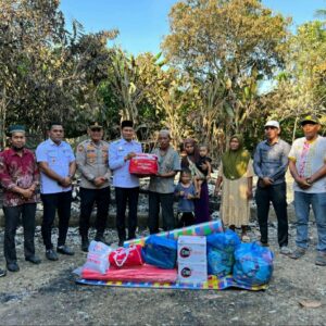 Wabup Aceh Timur bantu korban kebakaran Matang Pudeng