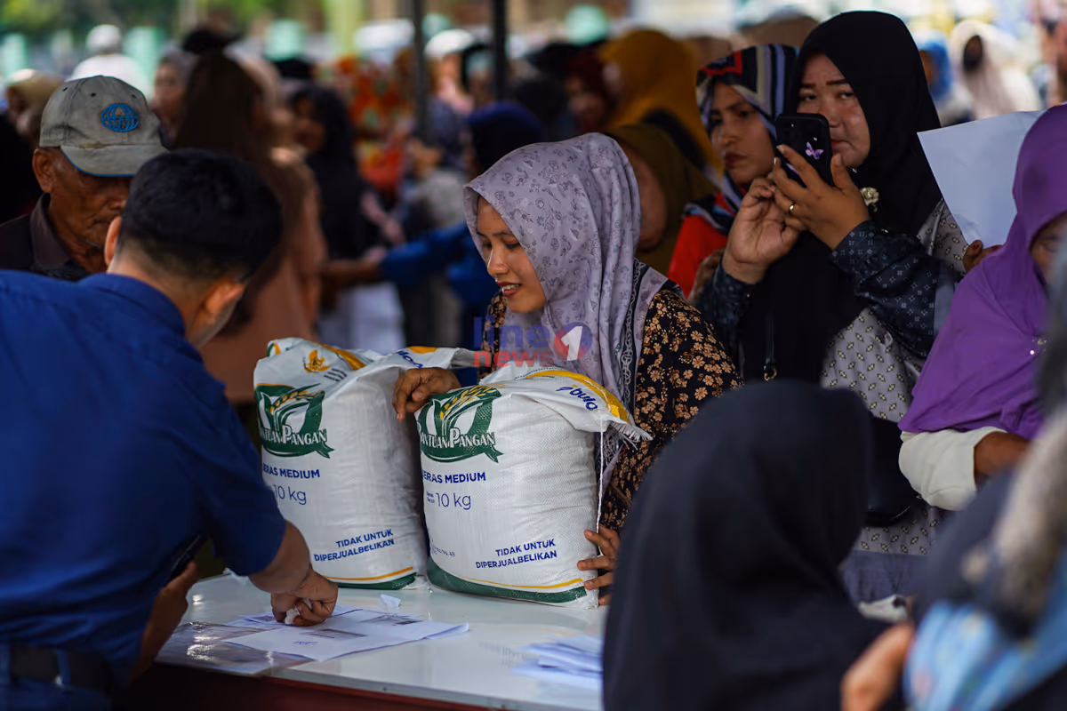 penyaluran beras bantuan pangan line1.news yasir (2)