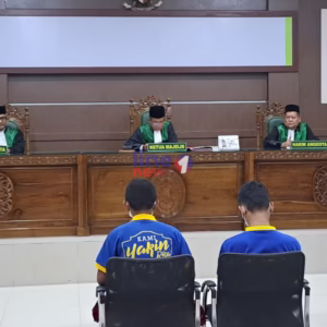 Dua pasangan gay mengikuti sidang di MS Banda Aceh