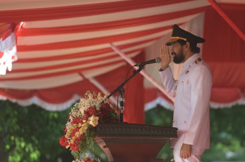 Gubernur Mualem Irup HUT RI di Blang Padang