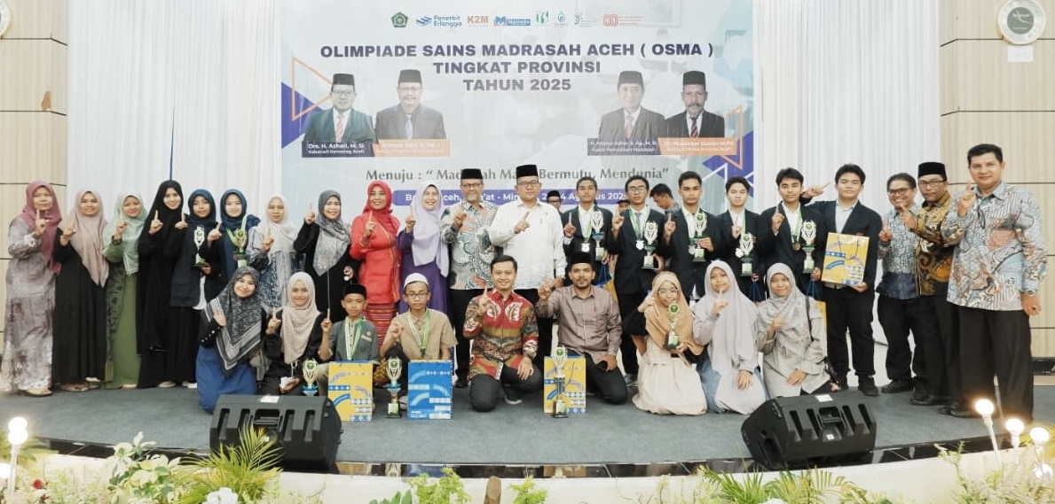 Kakanwil Kemenang Aceh dan para juara OSMA 2025