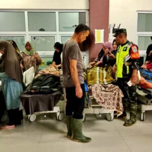 Korban tenggelam saat dievakuasi ke Puskesmas Mane