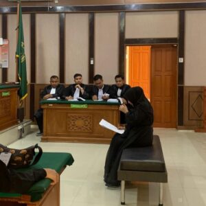 Terdakwa TPPU Nisa menangis baca pledoi