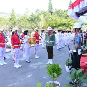 Upacara penurunan bendera HUT RI