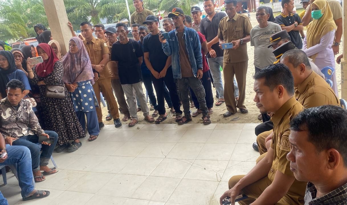 Wabup T Zainal kunjungi warga mengungsi