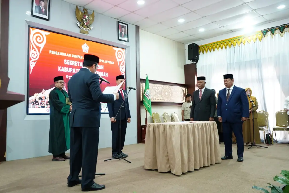 Bupati Haili Lantik Sekda Mursyid