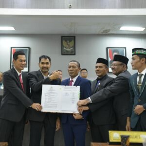 Gubernur dan DPRA menyetujui Raqan APBA P 2025