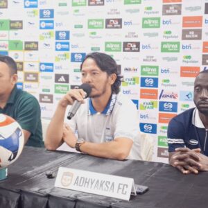 Pelatih Kepala Adhyaksa FC Ade Suhendra