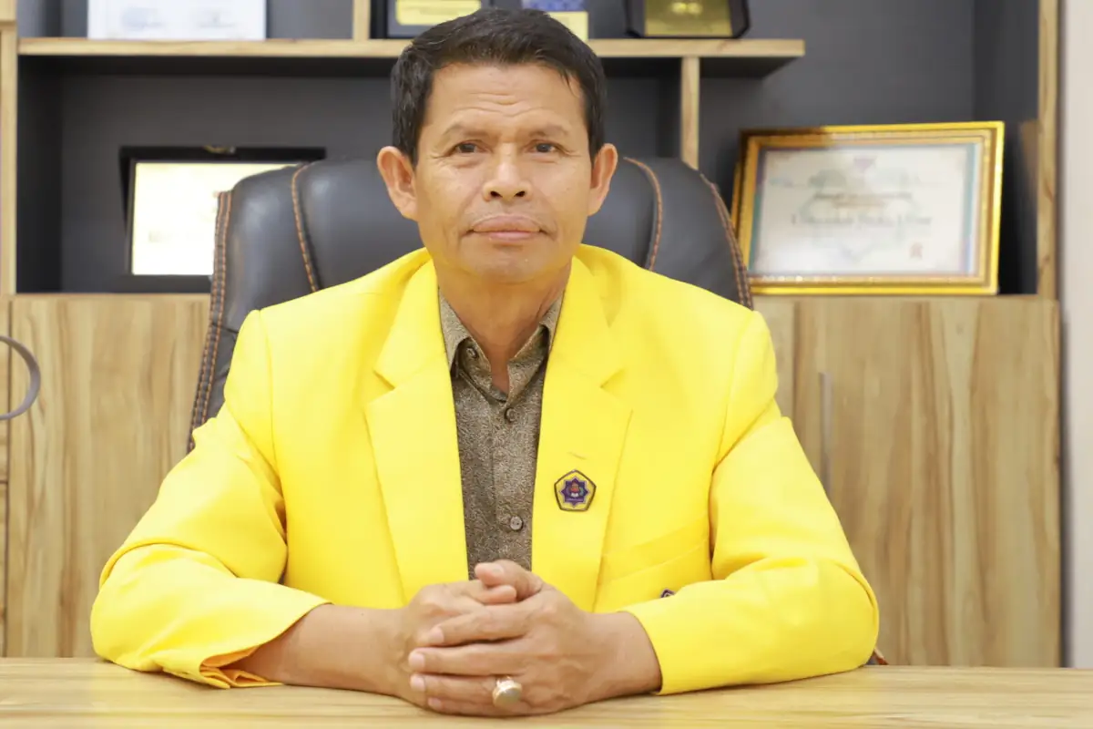 Rektor UTU Meulaboh Profesor Ishak Hasan