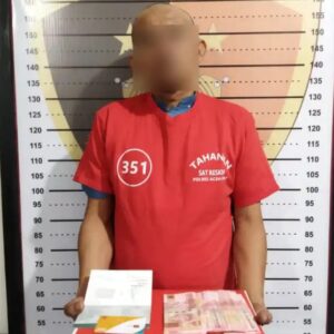 VS tsk pencuri uang dengan kartu ATM