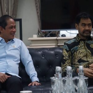 Mualem dan Menteri LH Hanif Faisol