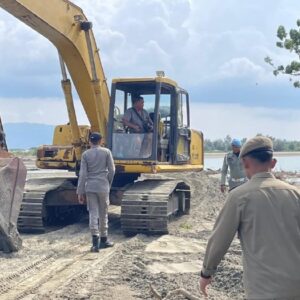 Satu unit ekskavator