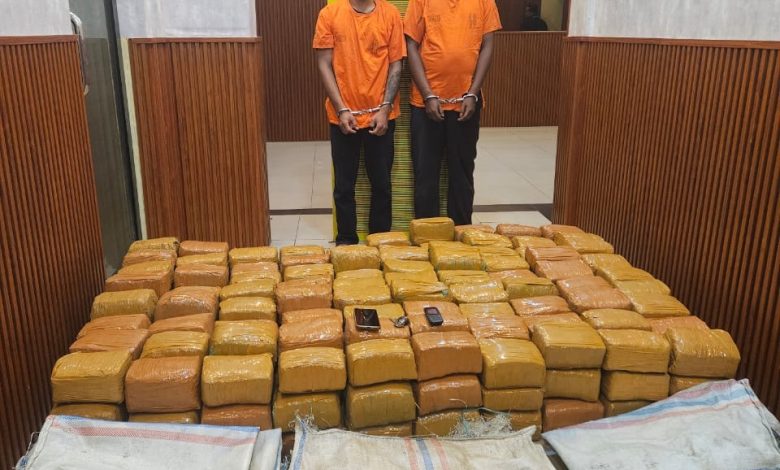 Dua kurir dan barang bukti 255 kilogram ganja