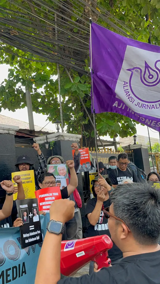 Orasi di depan PN Jaksel