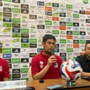 Pelatih Kepala Sumsel United Nil Maizar