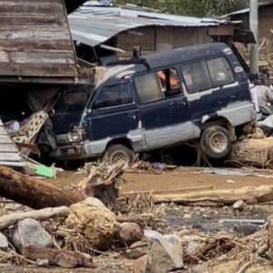 Banjir rusak rumah dan kendaraan warga Burni Pase