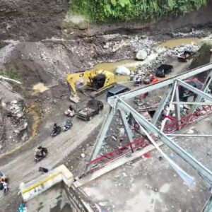 Jembatan Tenge Besi kembali bisa dilintasi