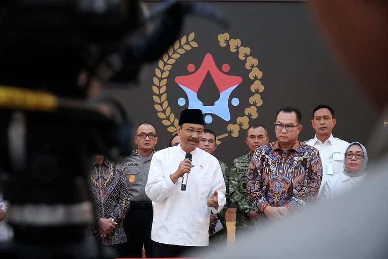 Menteri Sosial