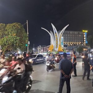 Arus lalu lintas di Banda Aceh malam tahun baru