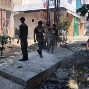 Petugas Satpol PP WH Banda Aceh