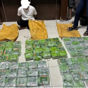 Tersangka dan barang bukti sabu sabu 100 kilogram