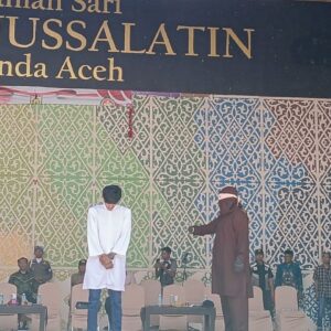 Pelanggar syariat Islam dicambuk di Banda Aceh
