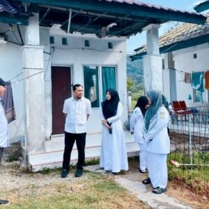 Kadis Kesehatan Aceh Besar tinjau Puskesmas Pulo Aceh