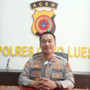 Kapolres Gayo Lues AKBP Hyrowo berikan keterangan terkait target pengungkapan kasus pembunuhan dr. Shanti Astuti.