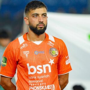 Pemain Persiraja Omid Popalzay