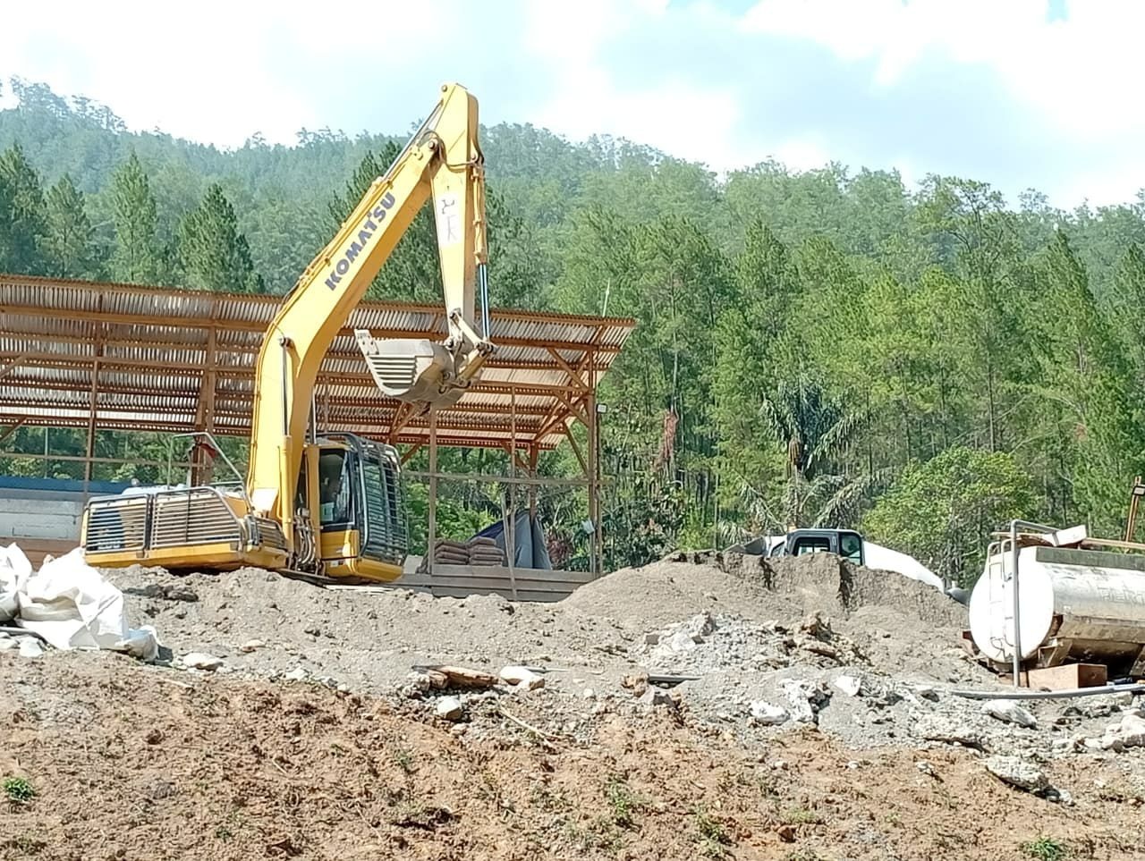 Beco pekerjaan tanggap darurat Jalan Sp Uning