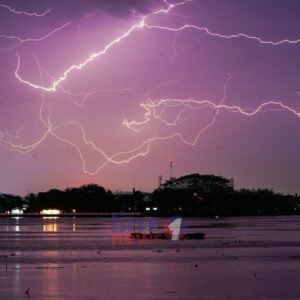 Kilat langit malam Lhokseumawe